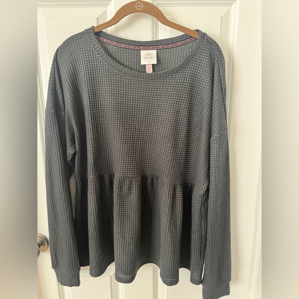 Knox Rose Waffle Knit Peplum Top in dark gray.
Size XXL
Small snag
